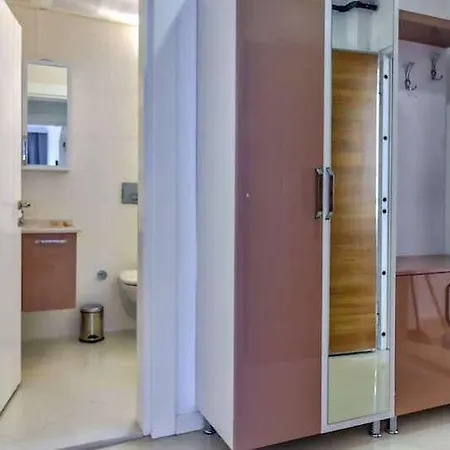 اسبندوس سيسايد شقة فندقية 4*